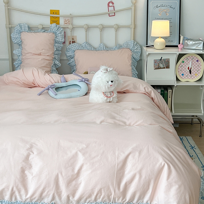 91家纺网 家纺一手货源 找家纺 2024新款花边奶油格子全棉混搭款四件套 盐莓奶芙