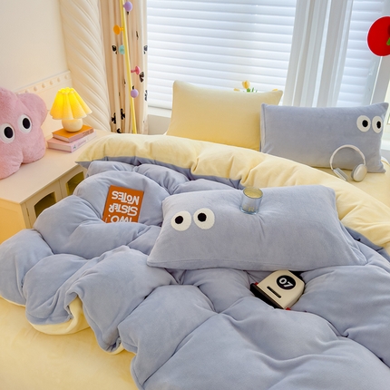 91家纺网 家纺一手货源 找家纺 2024新款牛奶绒毛巾绣四件套-超大大眼睛系列 大眼睛蓝黄