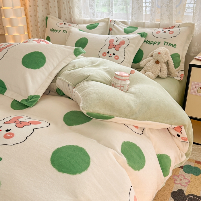 91家纺网 家纺一手货源 找家纺 全季家居 2024新款A类小清新印花牛奶绒高克重加厚保暖四件套 点点兔