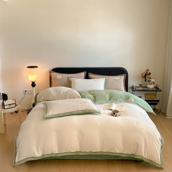 91家纺网 家纺一手货源 找家纺 澳梵家居 2024新款牛奶绒包边嵌绳款双拼四件套 奶白拼清新绿