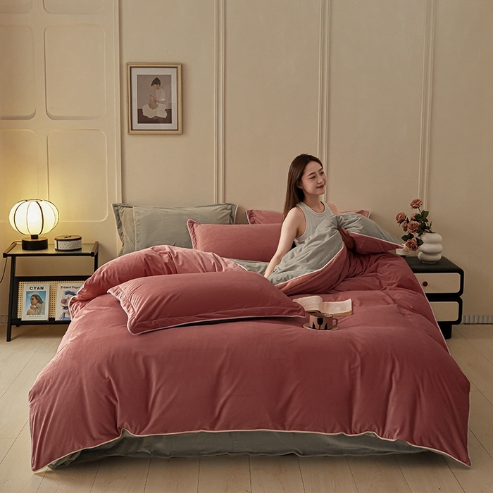 91家纺网 家纺一手货源 找家纺 澳梵家居 澳梵家居 2024新款A类宝宝绒嵌绳款四件套--【雅致系列】 晨曦红+米灰