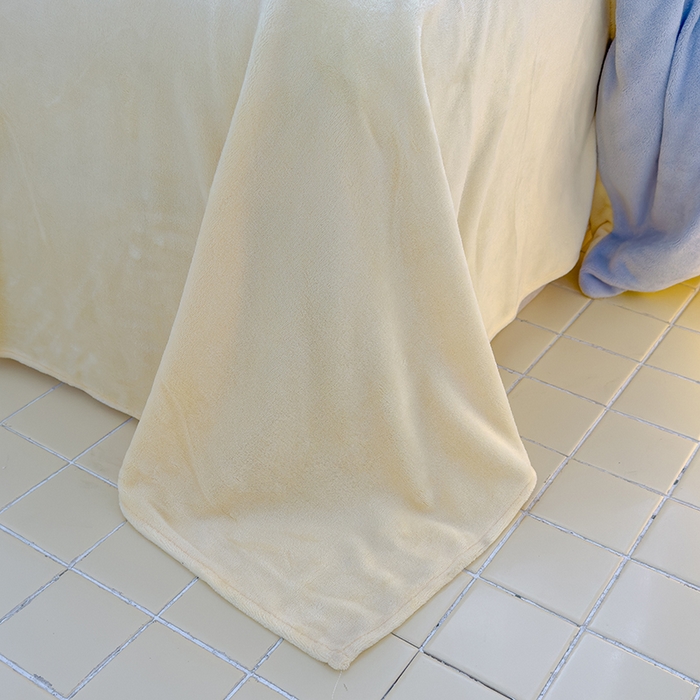 91家纺网 家纺一手货源 找家纺 2024新款高克重亲肤牛奶绒四件套-场景一 蓝奶盖黄