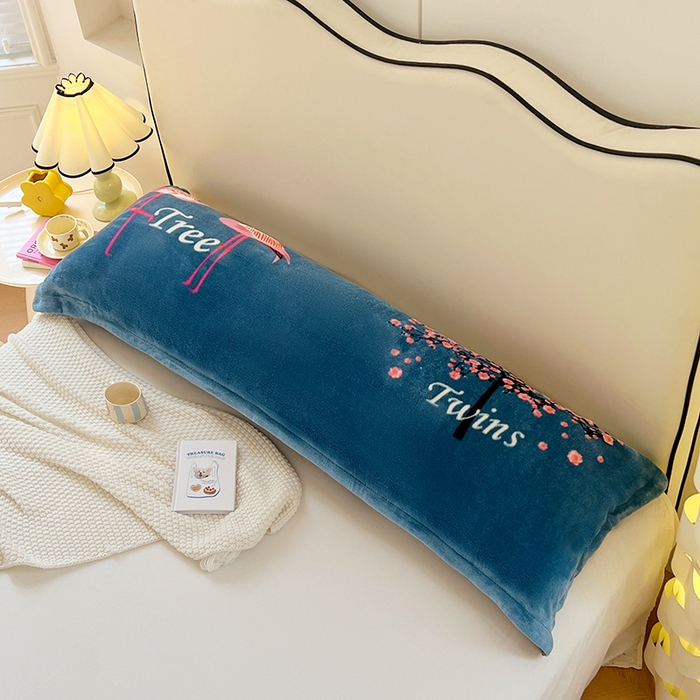 91家纺网 家纺一手货源 找家纺 梦舒羽 2025新款冬季法莱绒枕套牛奶绒1.5m枕头套双人珊瑚绒枕芯套 玫瑰恋人