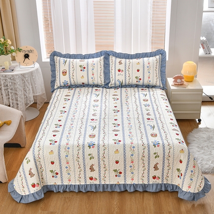 91家纺网 家纺一手货源 找家纺 2025新款韩系全棉花边款单床盖 浆果小兔