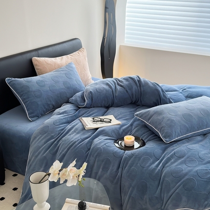 91家纺网 家纺一手货源 找家纺 （总）潘朵拉家纺 2024新款雕花波点系列牛奶绒四件套