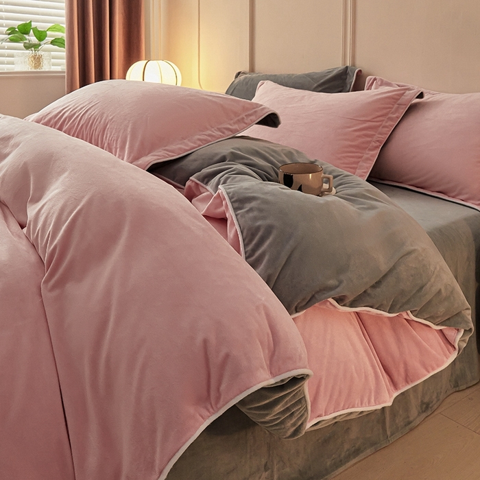 91家纺网 家纺一手货源 找家纺 澳梵家居 澳梵家居 2024新款A类宝宝绒嵌绳款四件套--【雅致系列】 浅粉+灰