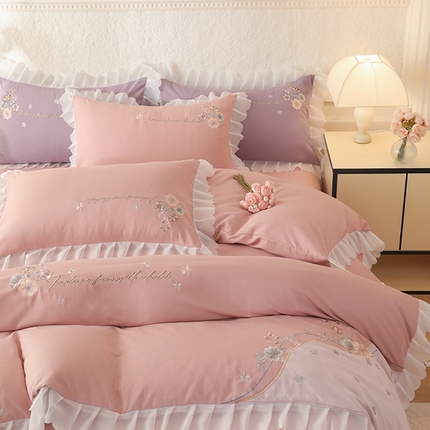 91家纺网 家纺一手货源 找家纺 （总）艾米家居 2025新款秋冬加厚铂金磨毛刺绣花边四件套-花涧