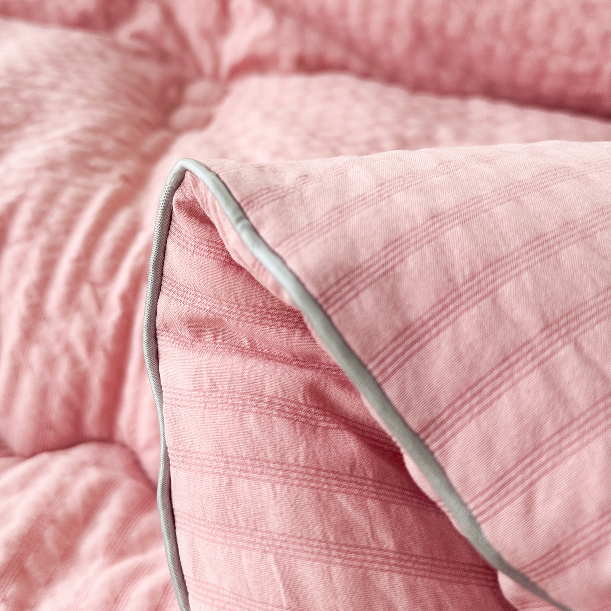 91家纺网 家纺一手货源 找家纺 81号家纺 2024新款轻奢纯色云织纱被子被芯冬被春秋被大豆被 轻奢-粉