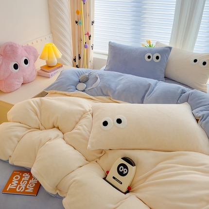 91家纺网 家纺一手货源 找家纺 2024新款牛奶绒毛巾绣四件套-超大大眼睛系列 大眼睛黄+蓝