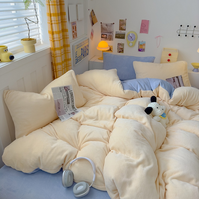 91家纺网 家纺一手货源 找家纺 2024新款高克重亲肤牛奶绒四件套-场景二 奶黄+蓝