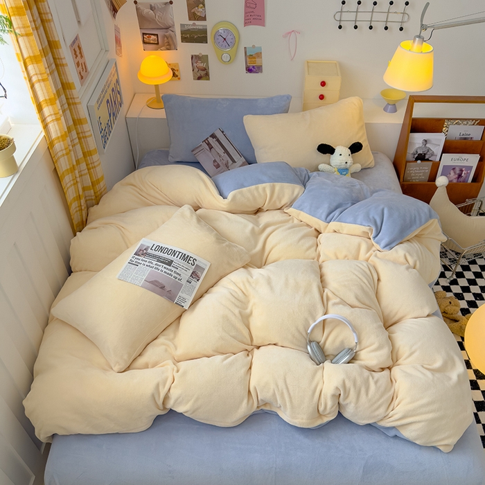 91家纺网 家纺一手货源 找家纺 2024新款高克重亲肤牛奶绒四件套-场景二 奶黄+蓝