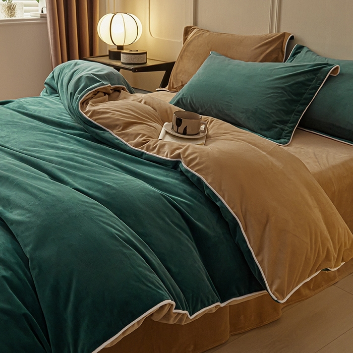 91家纺网 家纺一手货源 找家纺 澳梵家居 澳梵家居 2024新款A类宝宝绒嵌绳款四件套--【雅致系列】 祖母绿+卡其