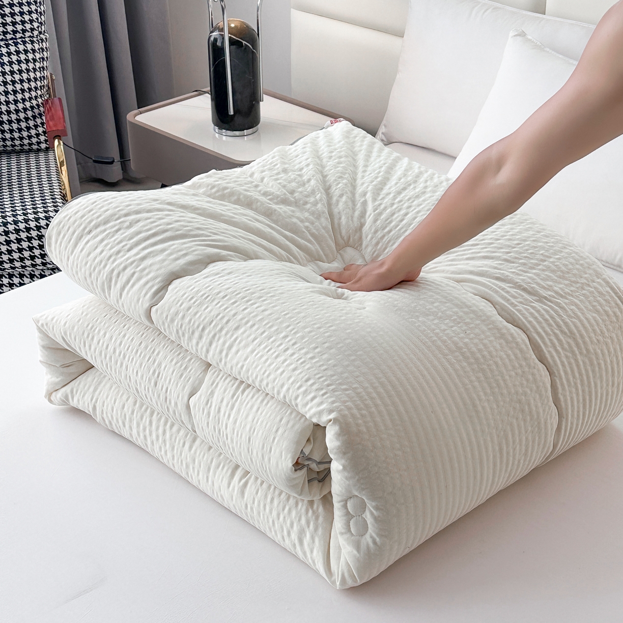 91家纺网 家纺一手货源 找家纺 81号家纺 2024新款轻奢纯色云织纱被子被芯冬被春秋被大豆被 轻奢-白