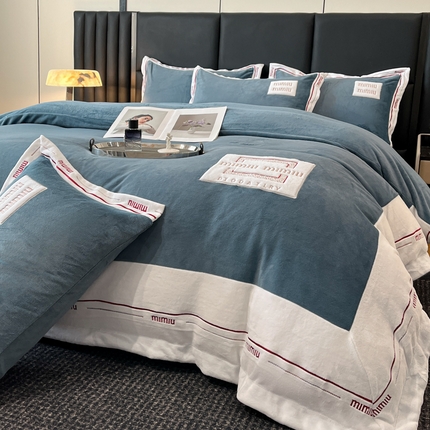 苏木年华 2024新款无印良品风230克全消光牛奶绒大拼角压线刺绣四件套-塔莉 塔莉-深蓝