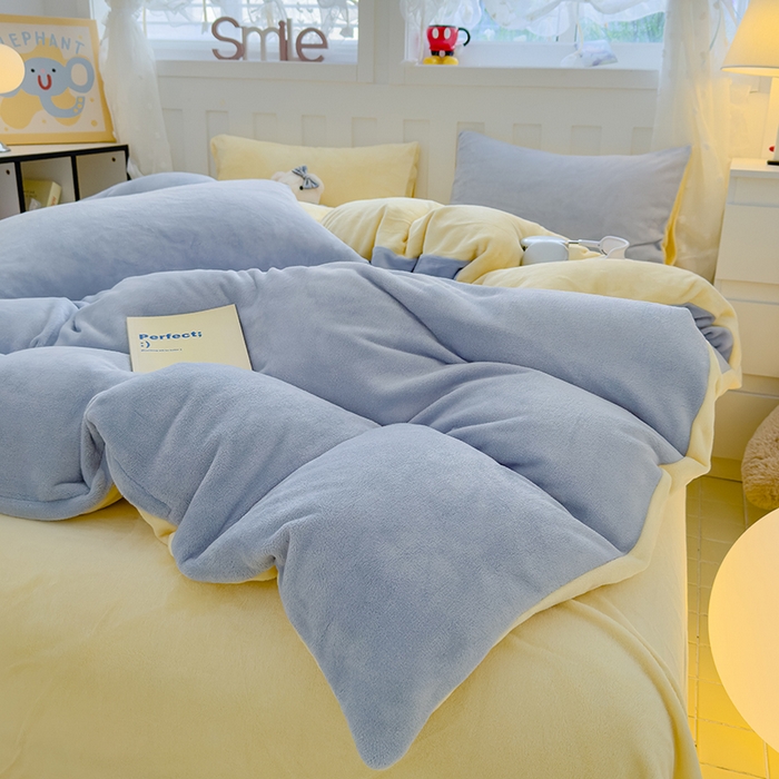 91家纺网 家纺一手货源 找家纺 2024新款高克重亲肤牛奶绒四件套-场景一 蓝奶盖黄