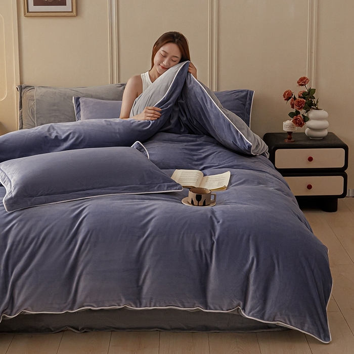 91家纺网 家纺一手货源 找家纺 澳梵家居 澳梵家居 2024新款A类宝宝绒嵌绳款四件套--【雅致系列】 雾紫+灰