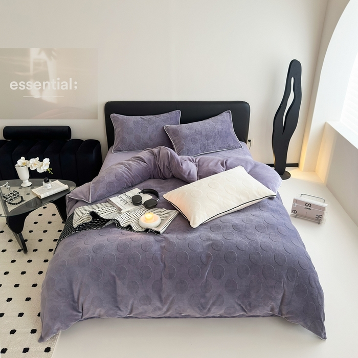 91家纺网 家纺一手货源 找家纺 潘朵拉家纺 2024新款雕花波点系列牛奶绒四件套 波尔卡-暗夜紫