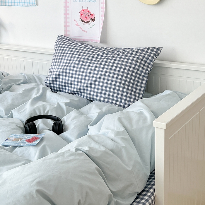 91家纺网 家纺一手货源 找家纺 2024新款全棉纯色大版枕套混搭款四件套 蓝莓牛乳