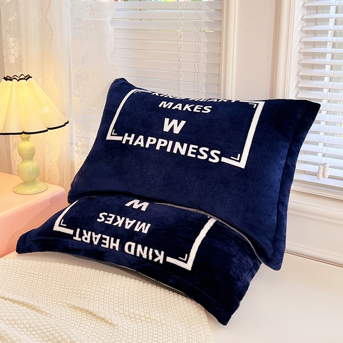 91家纺网 家纺一手货源 找家纺 梦舒羽 2025新款冬季法莱绒枕套牛奶绒枕头套单人宿舍珊瑚绒枕芯套 开心一刻