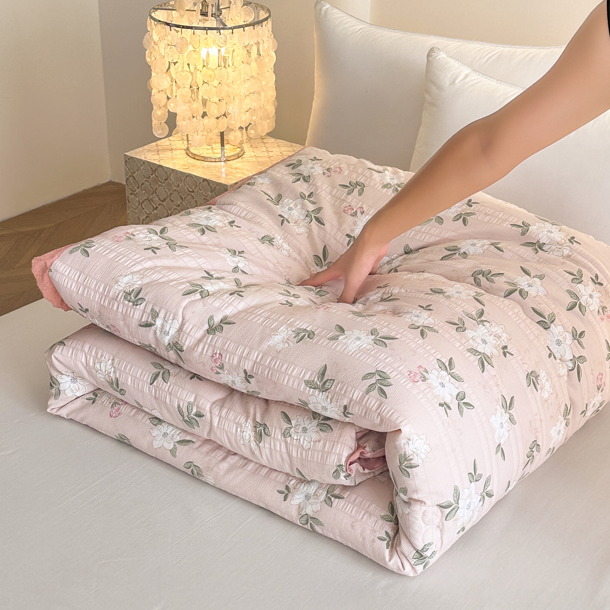 91家纺网 家纺一手货源 找家纺 81号家纺 2024新款云织纱被子被芯冬被春秋被大豆被 花香满枝