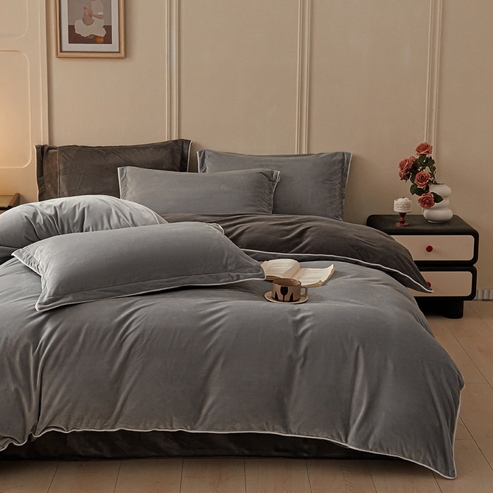 91家纺网 家纺一手货源 找家纺 澳梵家居 澳梵家居 2024新款A类宝宝绒嵌绳款四件套--【雅致系列】 浅灰+深灰