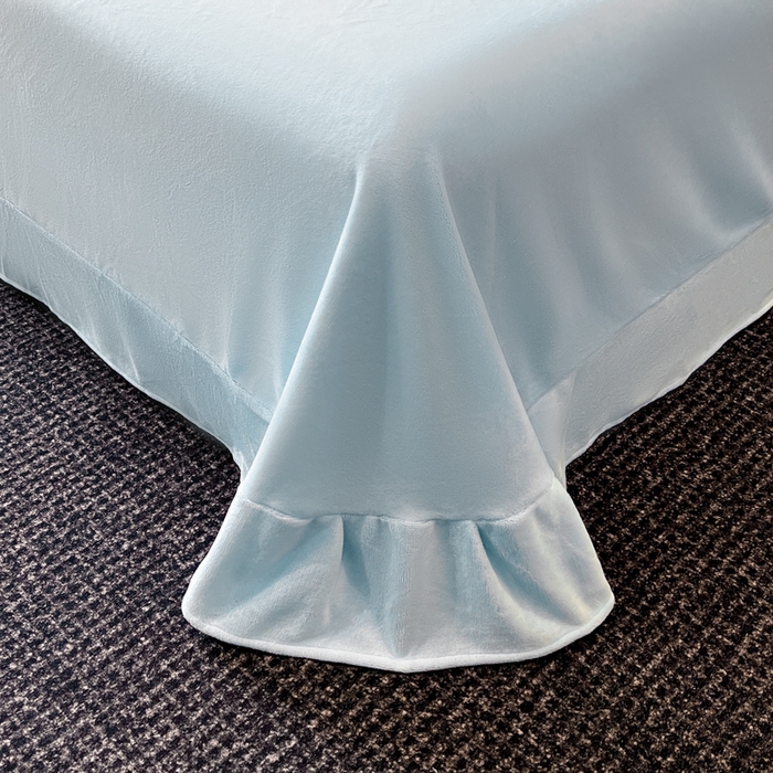 91家纺网 家纺一手货源 找家纺 苏木年华 2024新款无印良品风230克全消光牛奶绒大拼角压线刺绣四件套-塔莉 塔莉-轻蓝