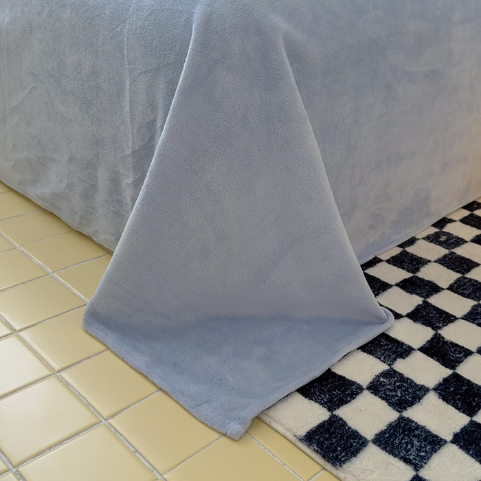 91家纺网 家纺一手货源 找家纺 2024新款高克重亲肤牛奶绒四件套-场景二 奶黄+蓝