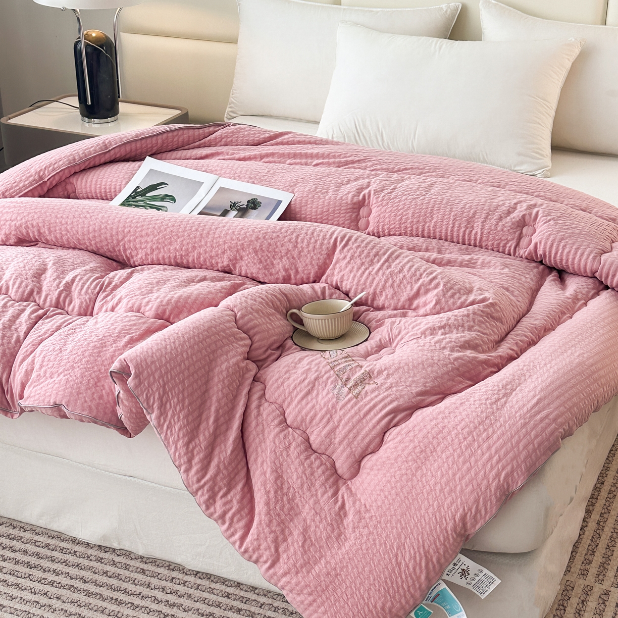 91家纺网 家纺一手货源 找家纺 81号家纺 2024新款轻奢纯色云织纱被子被芯冬被春秋被大豆被 轻奢-粉