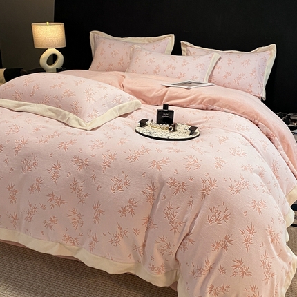 91家纺网 家纺一手货源 找家纺 （总）七七家纺 2025新款雕花牛奶绒四件套--竹韵系列