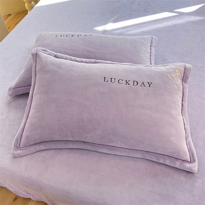 91家纺网 家纺一手货源 找家纺 绒棉世家 2025新款高端牛奶绒刺绣四件套-莫奈花园系列 莫奈花园-紫色