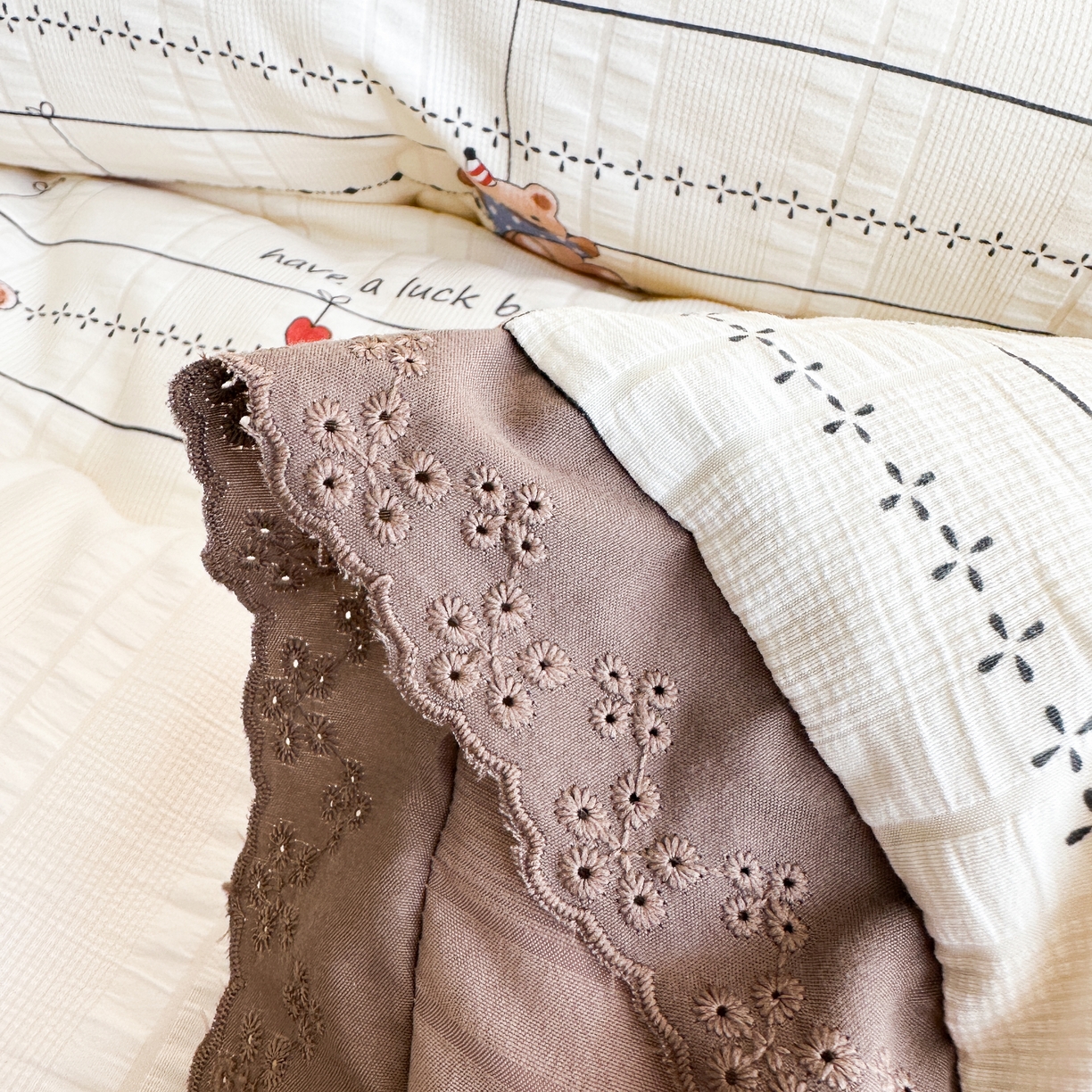 91家纺网 家纺一手货源 找家纺 81号家纺 2024新款云织纱被子被芯冬被春秋被大豆被 晚安熊