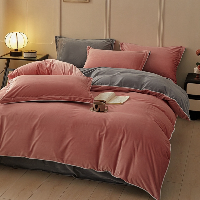 91家纺网 家纺一手货源 找家纺 澳梵家居 澳梵家居 2024新款A类宝宝绒嵌绳款四件套--【雅致系列】 橘粉+灰