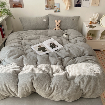 91家纺网 家纺一手货源 找家纺 十里居 2024新款泰迪绒牛奶绒刺绣贴标四件套 泰迪绒-银灰