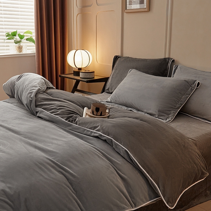 91家纺网 家纺一手货源 找家纺 澳梵家居 澳梵家居 2024新款A类宝宝绒嵌绳款四件套--【雅致系列】 浅灰+深灰