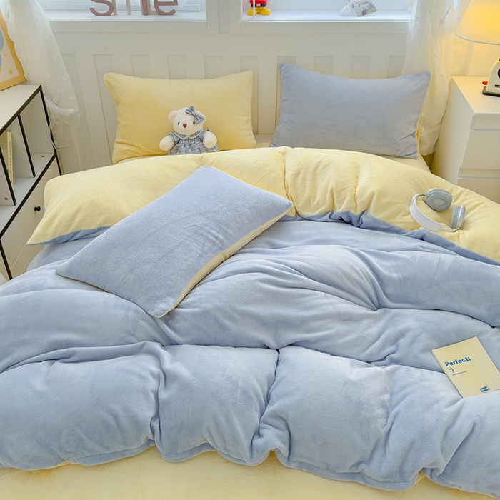 91家纺网 家纺一手货源 找家纺 2024新款高克重亲肤牛奶绒四件套-场景一 蓝奶盖黄