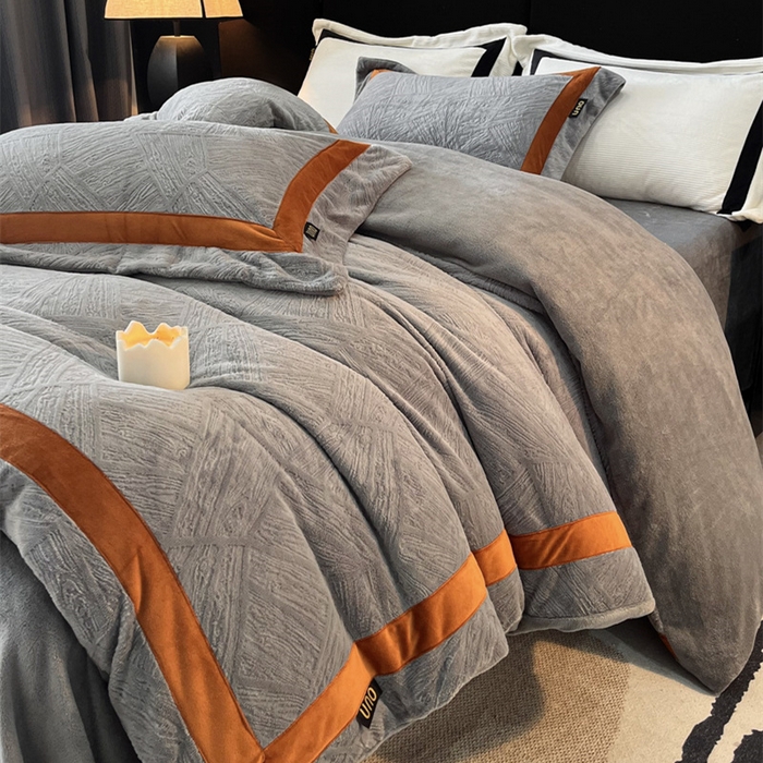 91家纺网 家纺一手货源 找家纺 吾诺家居 2024新款立体彩雕绒牛奶绒四件套-绽放系列 叶纹灰