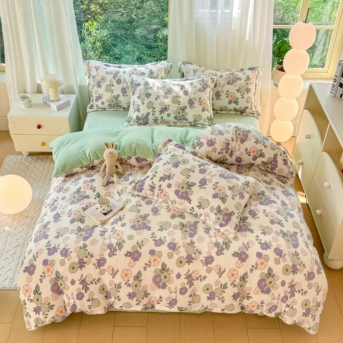 91家纺网 家纺一手货源 找家纺 富之航家纺 2024新款高克重小清新牛奶绒四件套 花园兔-蓝