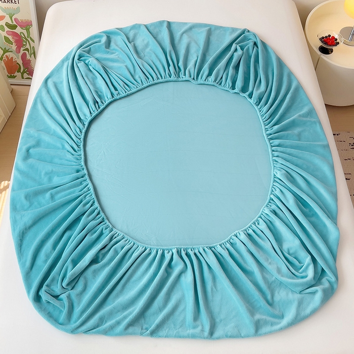 91家纺网 家纺一手货源 找家纺 言熙居 2024新款牛奶绒刺绣纯色360度全包床笠三件套 喵喵-浅蓝