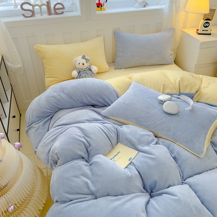 91家纺网 家纺一手货源 找家纺 2024新款高克重亲肤牛奶绒四件套-场景一 蓝奶盖黄