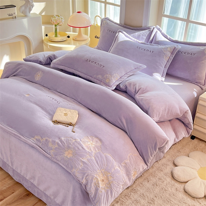 91家纺网 家纺一手货源 找家纺 绒棉世家 2025新款高端牛奶绒刺绣四件套-莫奈花园系列 莫奈花园-紫色
