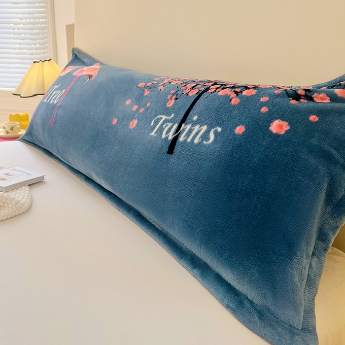 91家纺网 家纺一手货源 找家纺 梦舒羽 2025新款冬季法莱绒枕套牛奶绒1.5m枕头套双人珊瑚绒枕芯套 玫瑰恋人