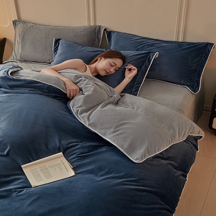 91家纺网 家纺一手货源 找家纺 澳梵家居 澳梵家居 2024新款A类宝宝绒嵌绳款四件套--【雅致系列】 深蓝+灰