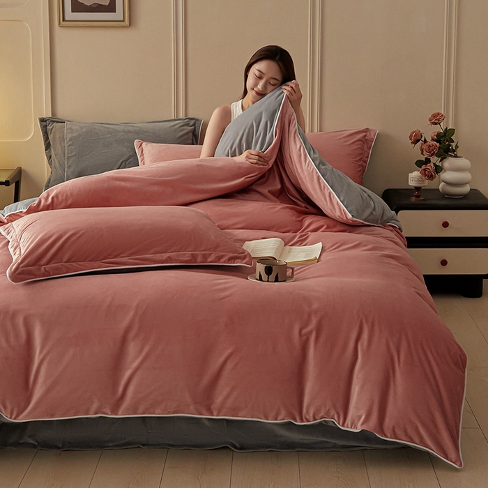 91家纺网 家纺一手货源 找家纺 澳梵家居 澳梵家居 2024新款A类宝宝绒嵌绳款四件套--【雅致系列】 橘粉+灰