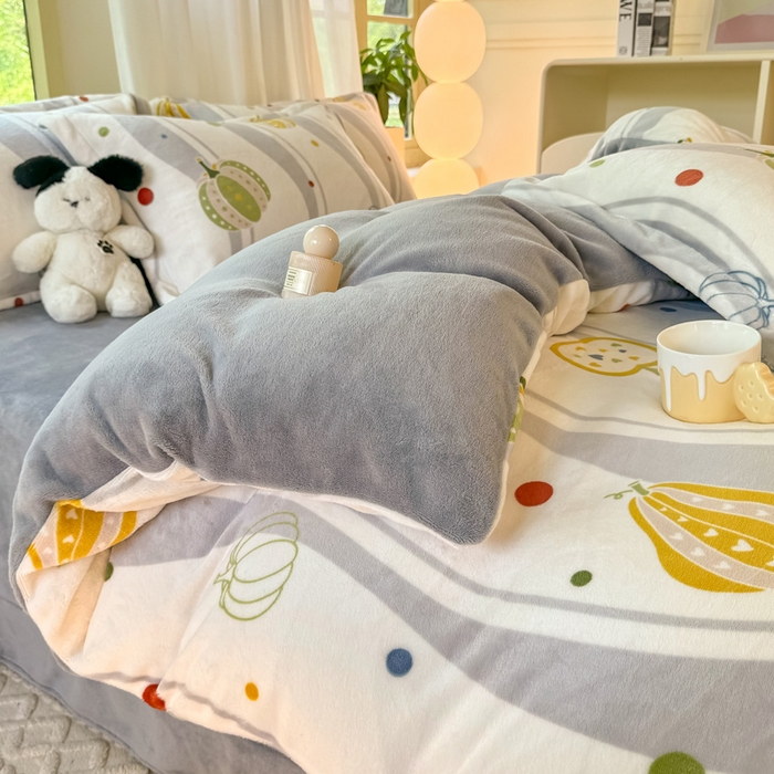 91家纺网 家纺一手货源 找家纺 富之航家纺 2024新款高克重小清新牛奶绒四件套 南瓜派对