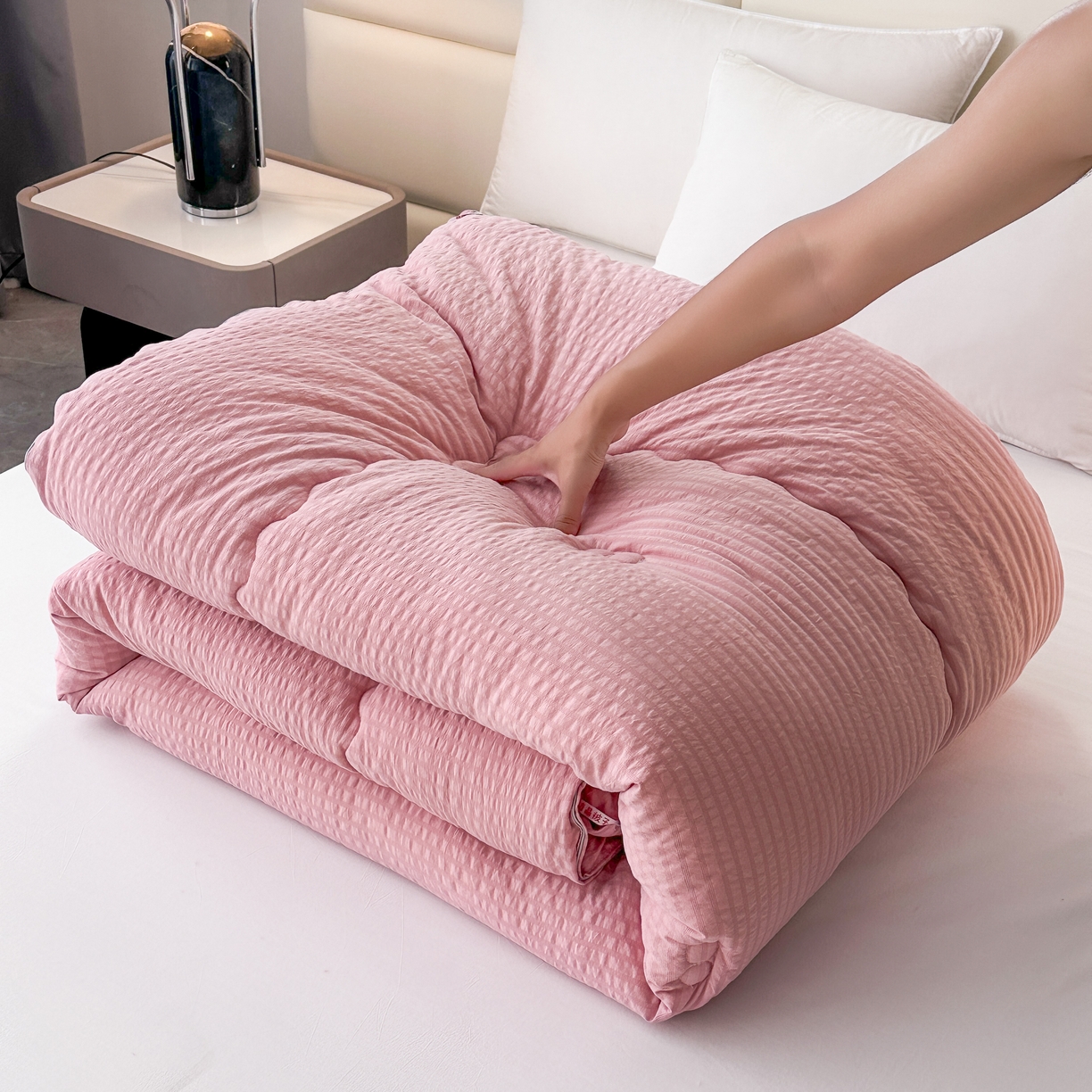 91家纺网 家纺一手货源 找家纺 81号家纺 2024新款轻奢纯色云织纱被子被芯冬被春秋被大豆被 轻奢-粉