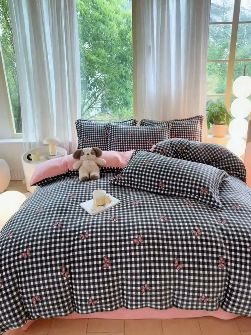 91家纺网 家纺一手货源 找家纺 富之航家纺 2024新款高克重小清新牛奶绒四件套 翩翩起舞