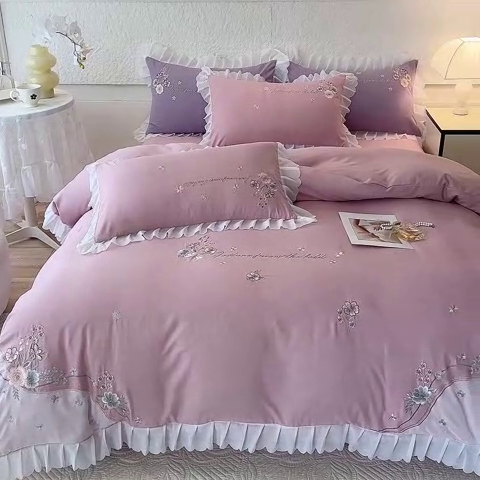 91家纺网 家纺一手货源 找家纺 艾米家居 2025新款秋冬加厚铂金磨毛刺绣花边四件套-花涧 花涧-豆沙