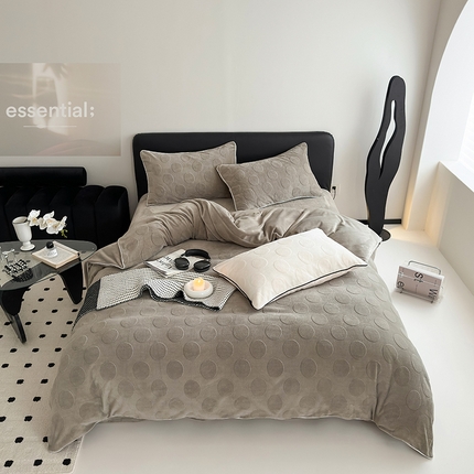 91家纺网 家纺一手货源 找家纺 潘朵拉家纺 2024新款雕花波点系列牛奶绒四件套 波尔卡-橄榄灰