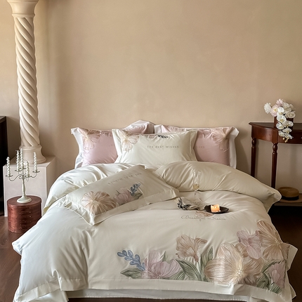 91家纺网 家纺一手货源 找家纺 沐晴 2024秋冬新款100支长绒棉纯色绣花宽边工艺款四件套 墨雨云间-白