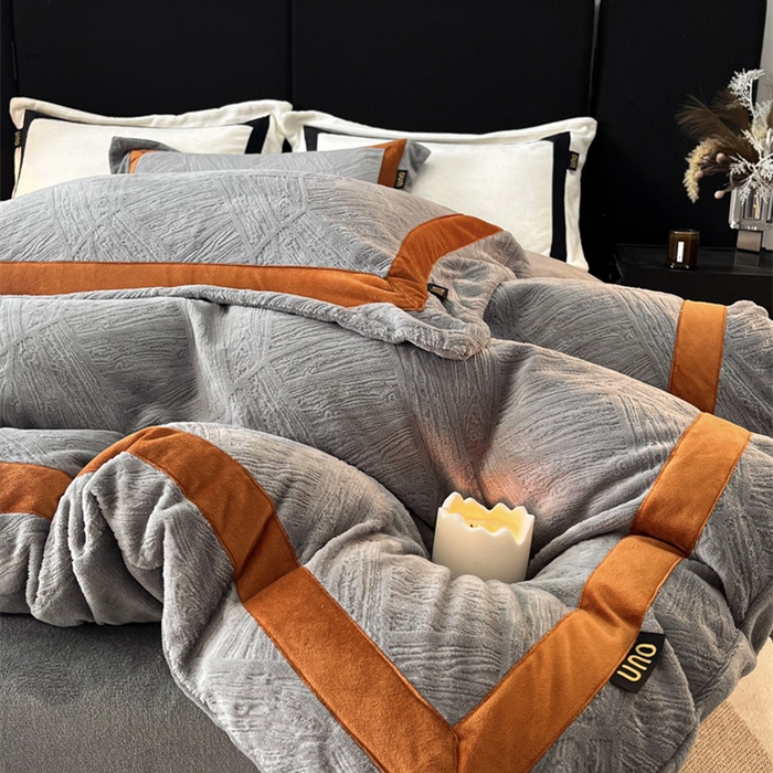 91家纺网 家纺一手货源 找家纺 吾诺家居 2024新款立体彩雕绒牛奶绒四件套-绽放系列 叶纹灰